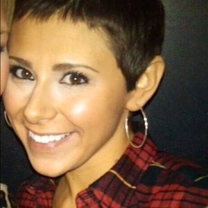 Meet your Posher, Stephanie